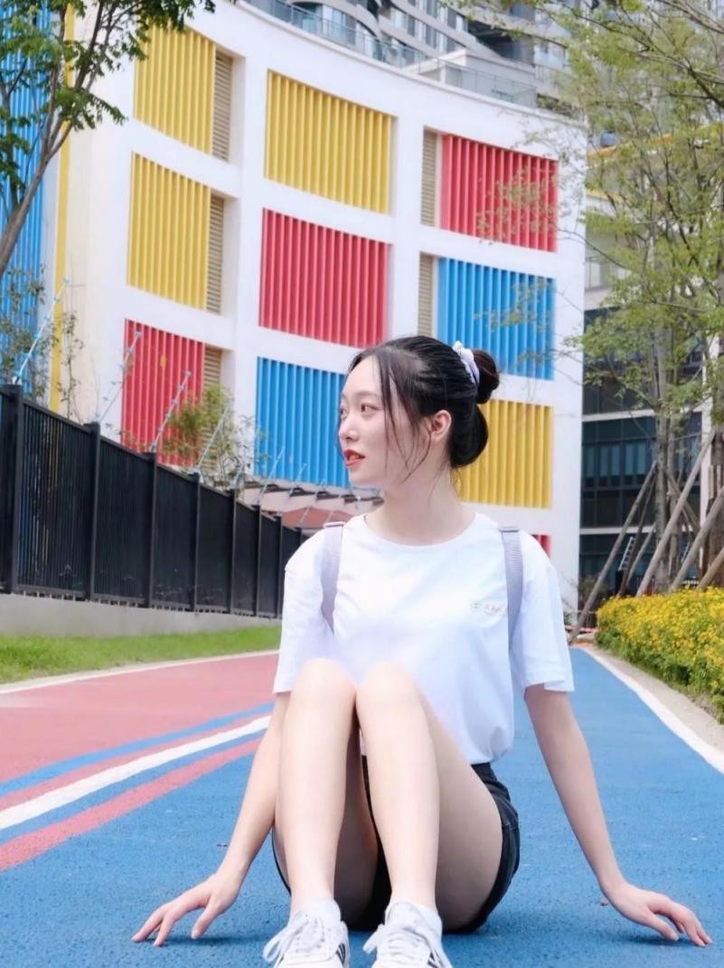 保研985！四川“高颜值”女学霸火了：3年稳坐年级第一，拿全国一等奖！