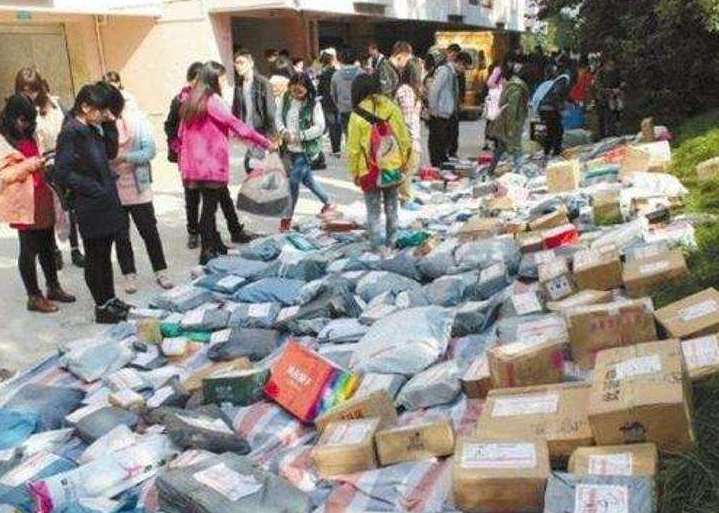 大学生每月多少生活费合适？40万份调查结果，让无数家长感觉被坑