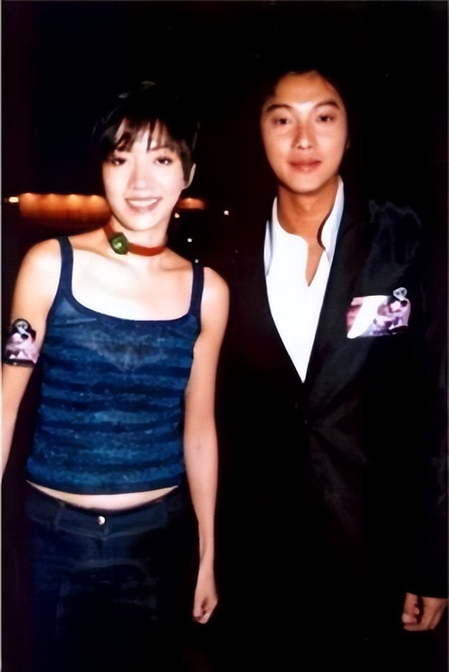 谭耀文老婆Fiona，嫁演员恩爱18年，婚后儿女双全，幸福不已