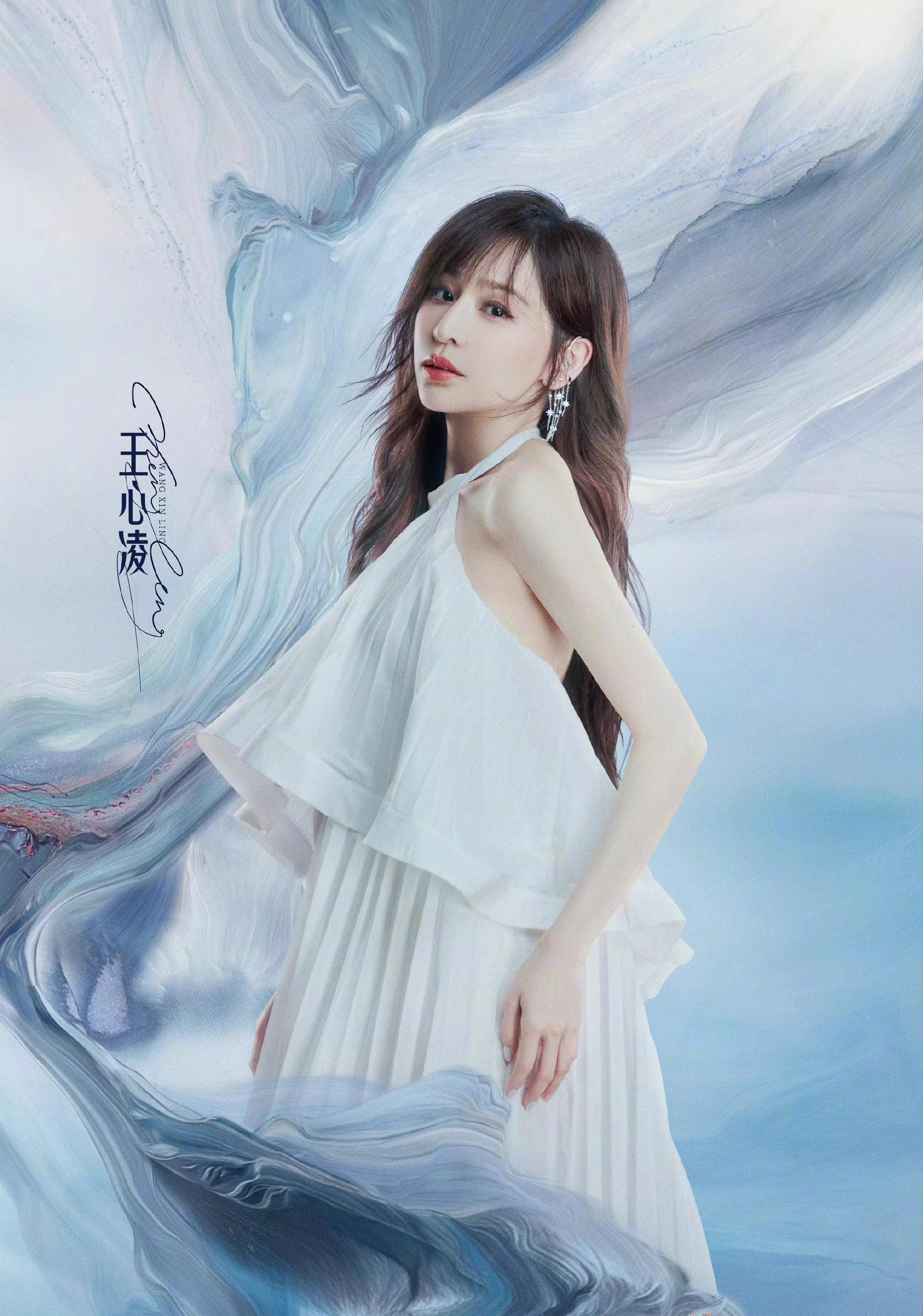 王心凌深夜回应又火了,中年粉丝都心花怒放,18岁青春太美好