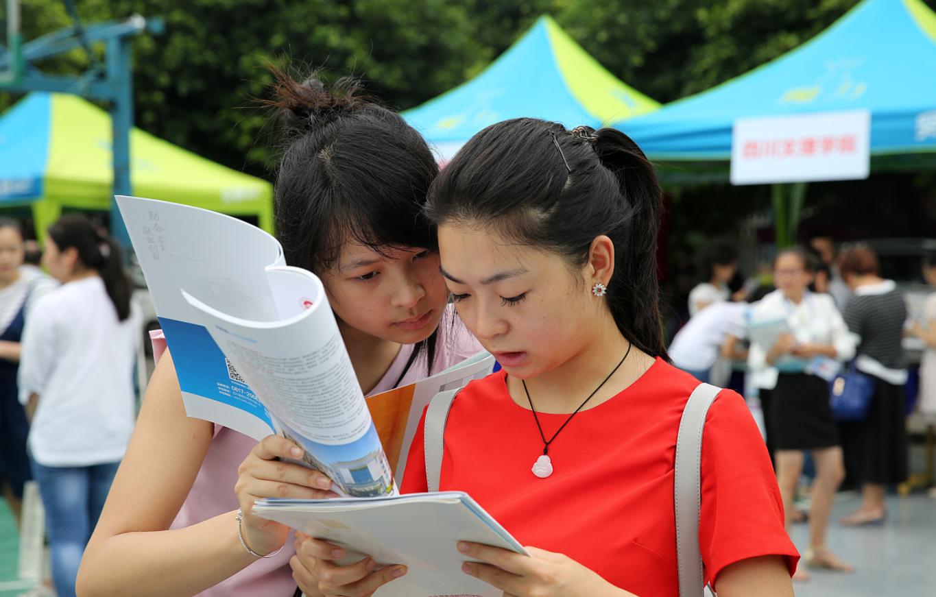 高考填报志愿要注意什么，必须求助专业机构吗，老师告诉你怎么做