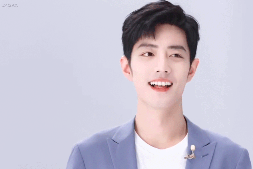 肖战他可真帅啊,帅到没边呀,这身材比例可太完美了