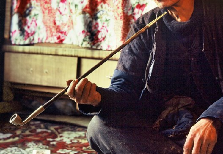 1999年，山东小伙以1敌7身中27刀牺牲，死后身上血衣成一级文物