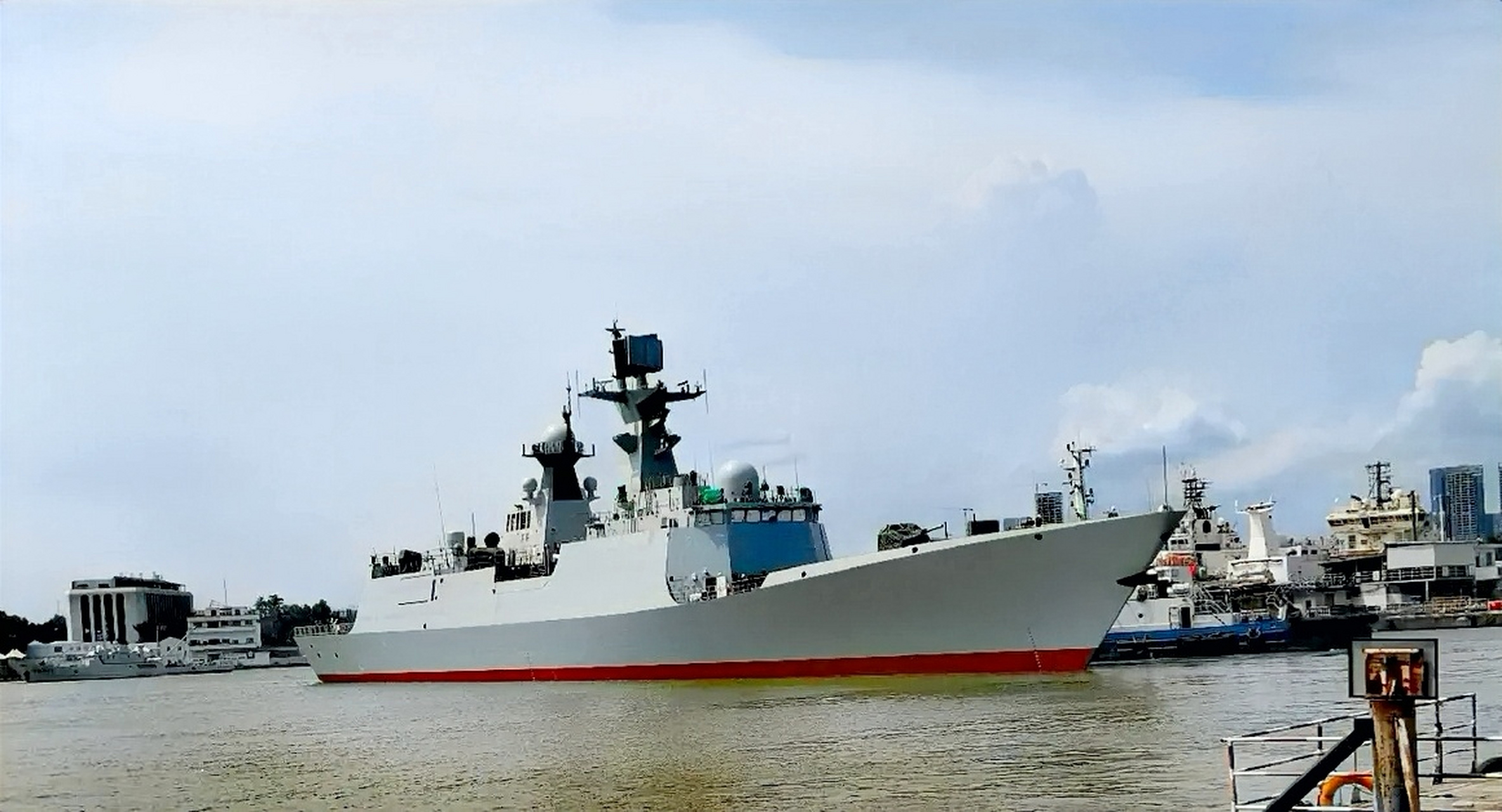 没有相控阵雷达,没有远程防空导弹,中国继续建造054a还有啥用?