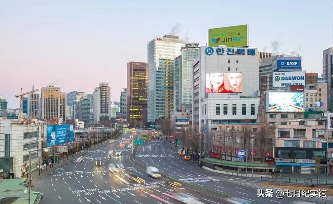 韩国楼市彻底崩了！有房子竟降价70%，疯狂炒房会引发经济危机吗