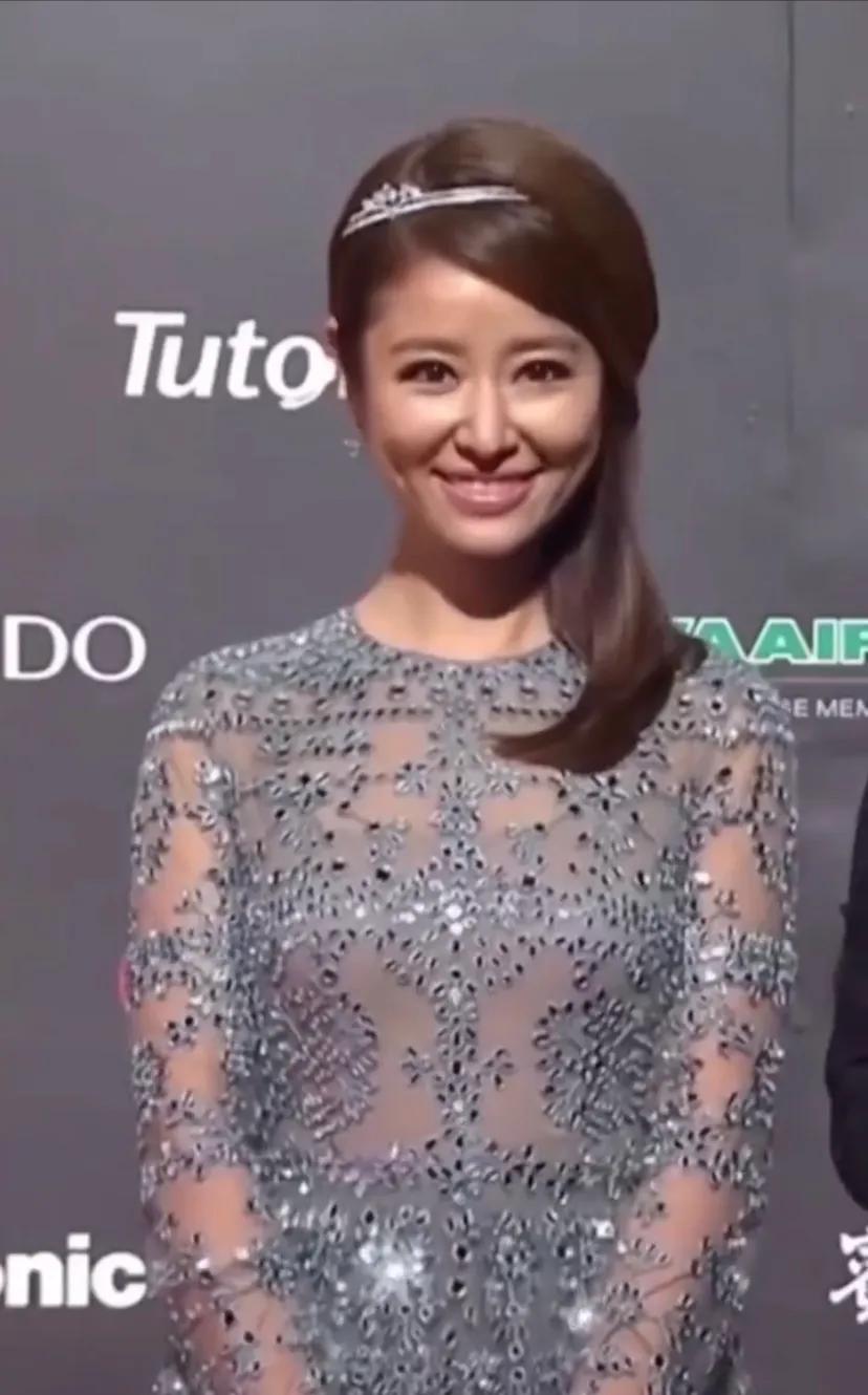 林心如久违参加活动，40几岁还像个小姑娘，保养得真好