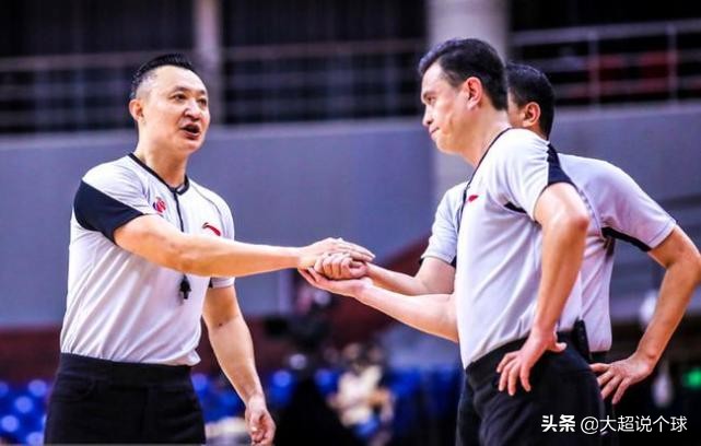 为什么cba对抗比nba强(话里有话！林书豪：CBA比NBA对抗强，因为很多犯规裁判都不会吹)