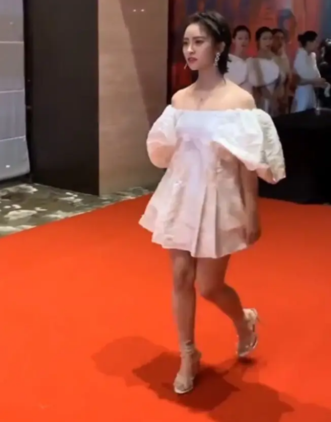 身高超175的11位女星，个个“鹤立鸡群”，不用抠抠搜搜谎报身高