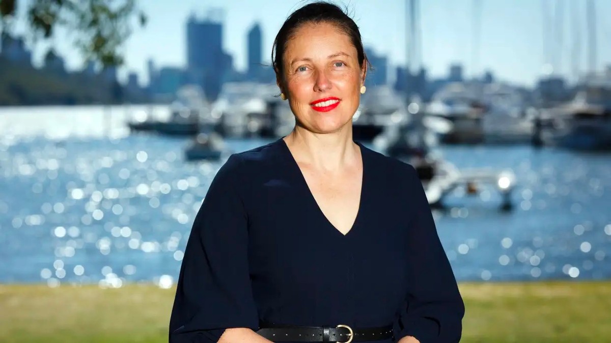 加密律师事务所考虑以代币付款；加密货币填补俄资金在英的缺口