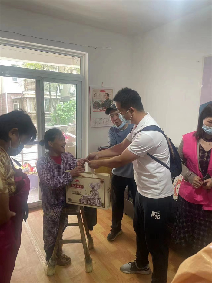 武漢“楓葉情”家政服務公司舉辦第32個全國“助殘日”活動