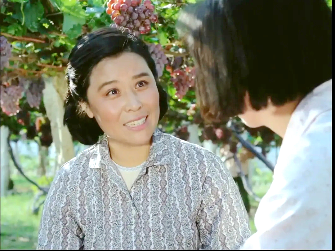 难忘81年喜剧电影《喜盈门》,轻松明快百看不厌,演员导演今昔照