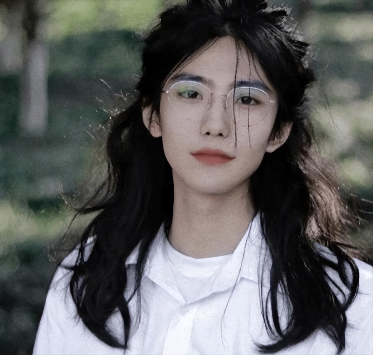 安徽一高校男生走红，气质温润如玉、风度翩翩，古装男二的脸