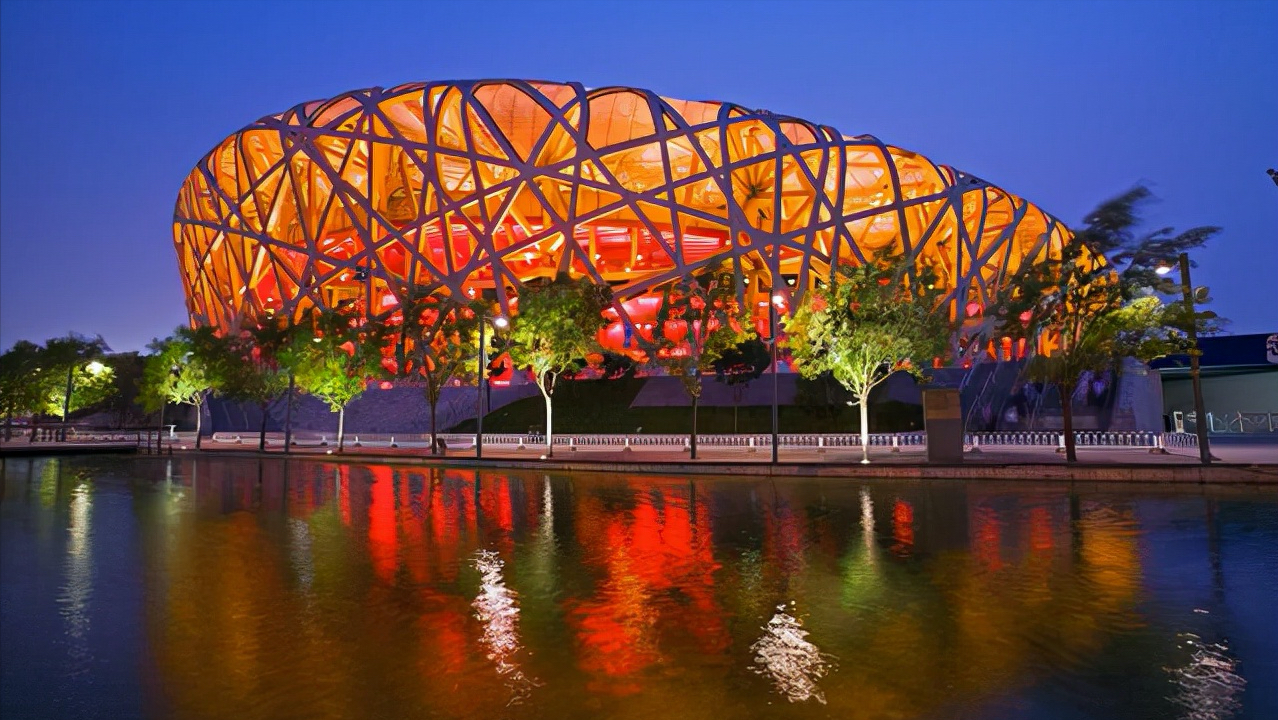 北京鸟巢能容纳多少人?明明是外观更好看,游客为啥花钱进去参观