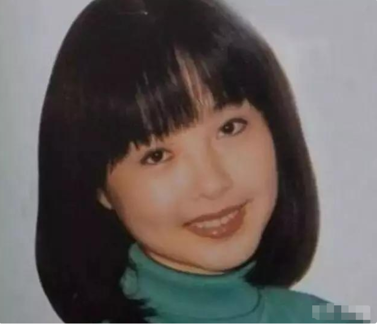 瘦到病态、整容成瘾，痴迷于少女人设，内娱的畸形审美太可怕