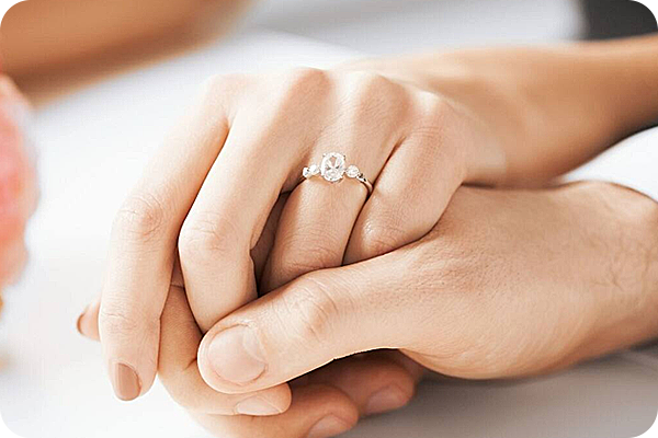 企鹅会送伴侣石头为订婚礼物