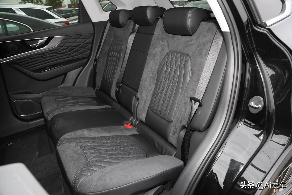 2.0T带4驱油耗不高，很实惠的大空间家用豪华SUV，带你看红旗HS5