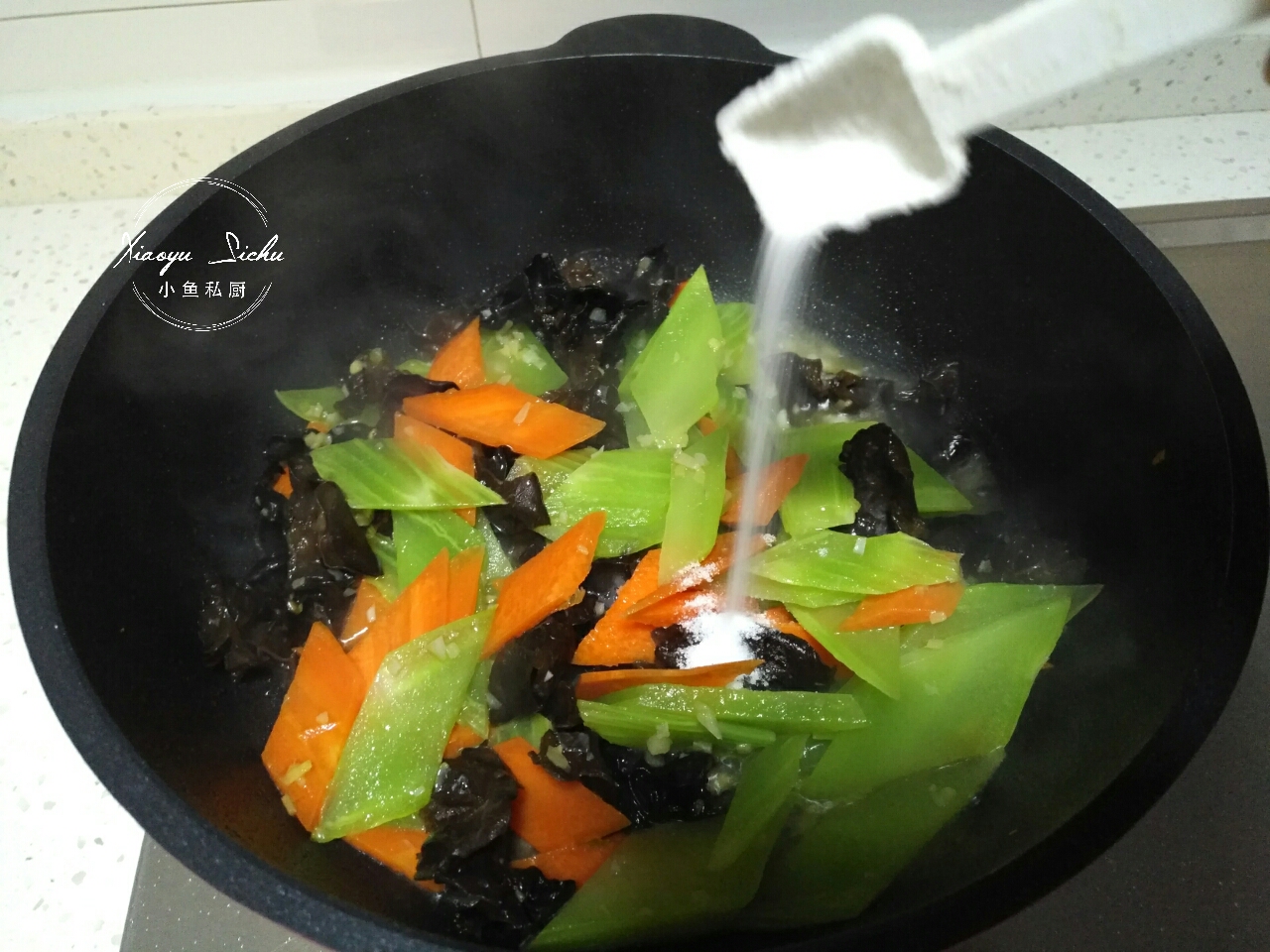 45歲阿姨輕斷食晚餐，曬朋友圈火了，網友：難怪這麼苗條，真自律