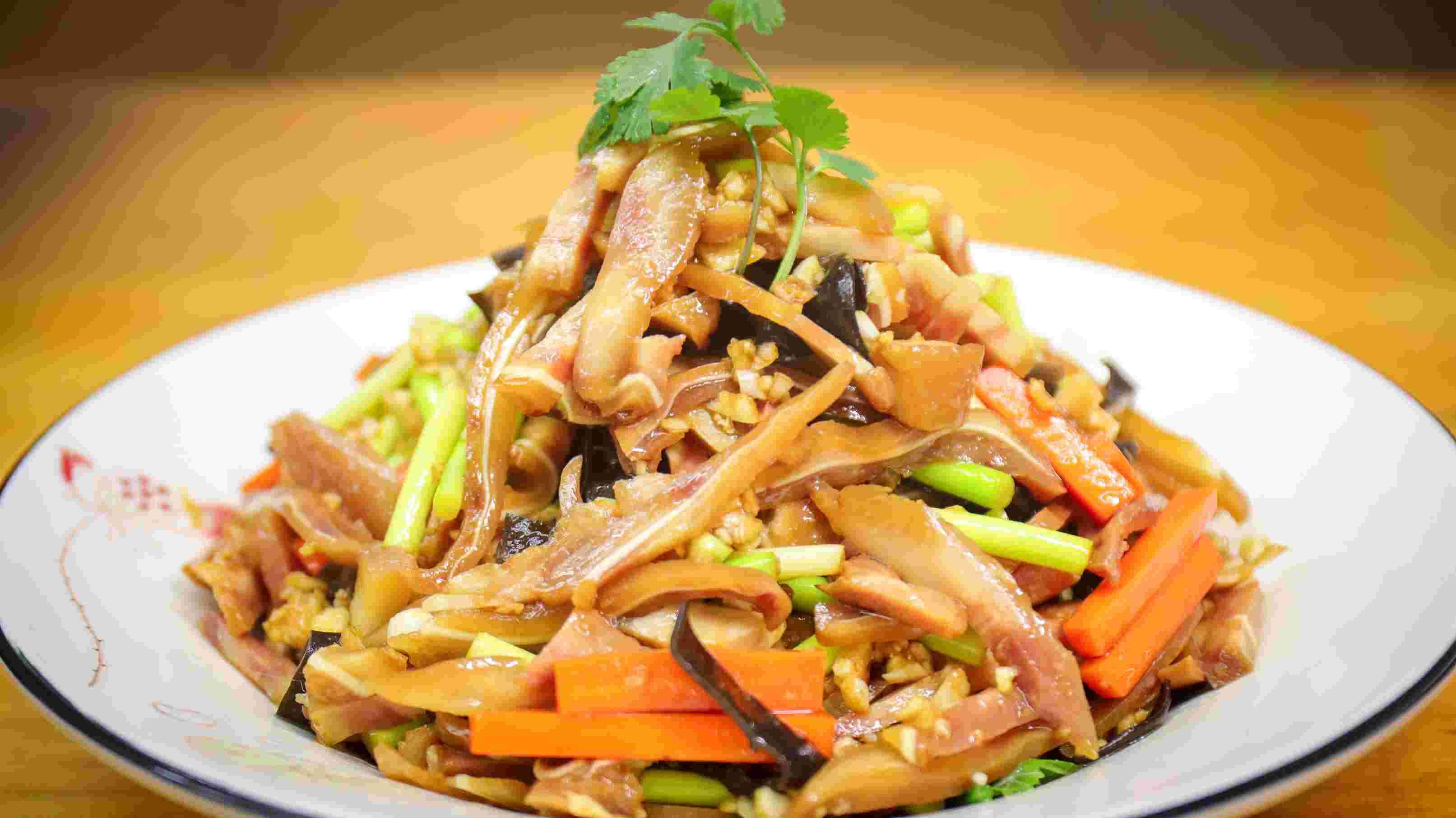 四,【凉拌猪耳朵】