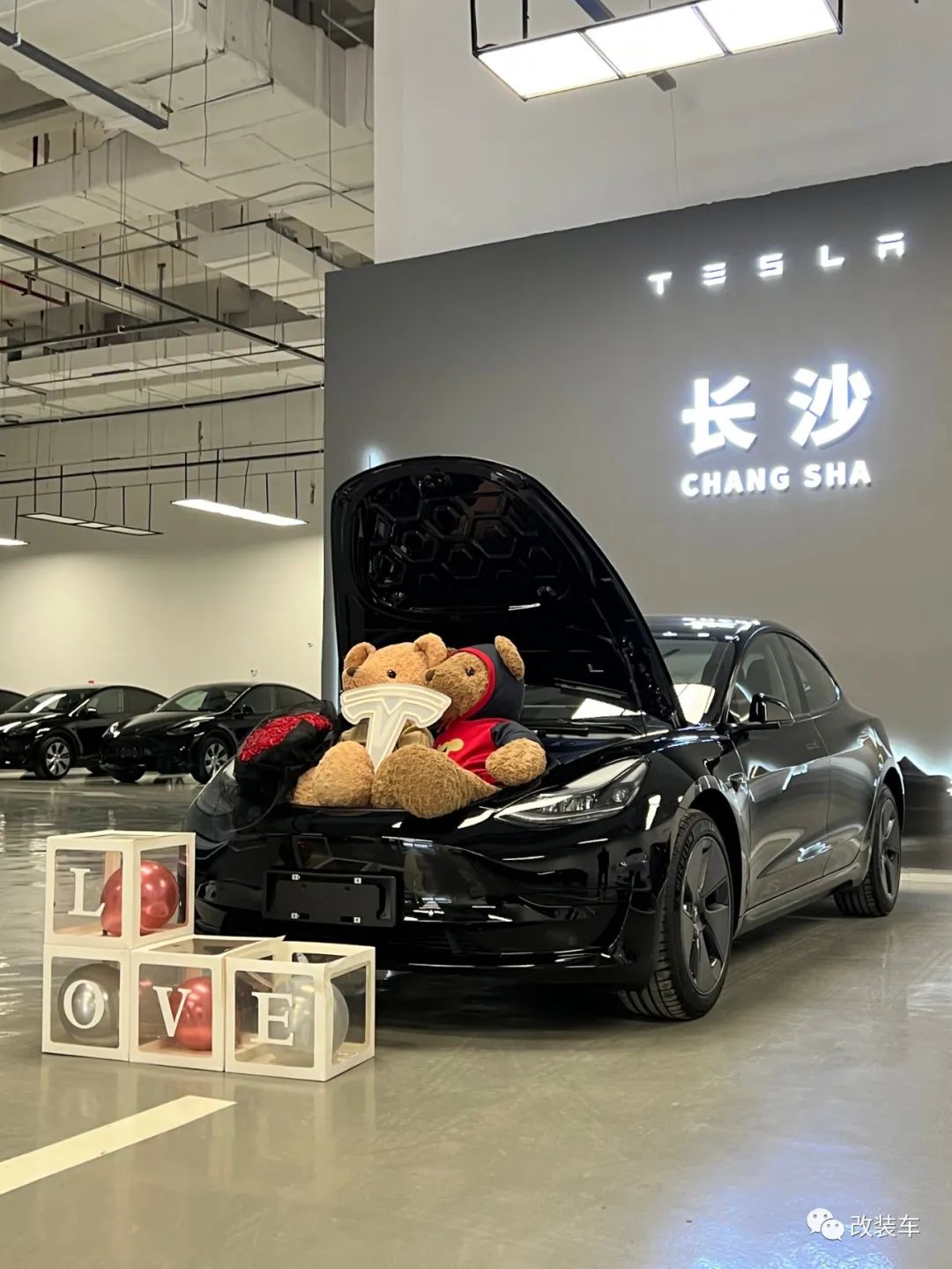 购入特斯拉Model 3玩姿态改装，只因油价涨了两毛钱