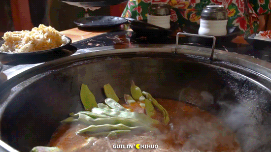 鐵鍋燉魚貼餅子,鐵鍋燉魚貼餅子怎么做