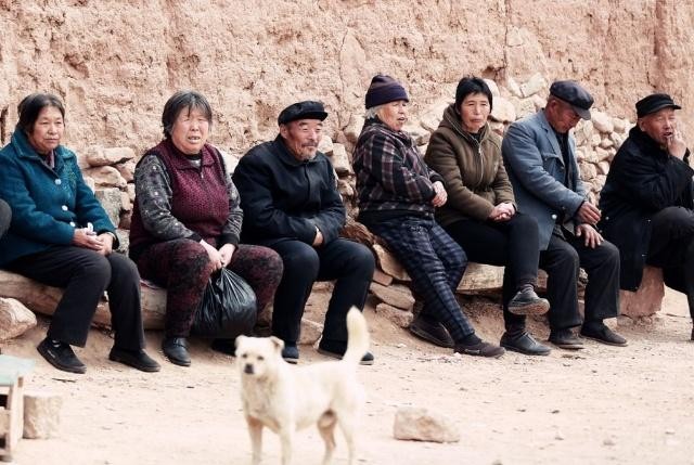 2008年湖南老人抢劫入狱“养老”，刑满释放后，老人：还想回去