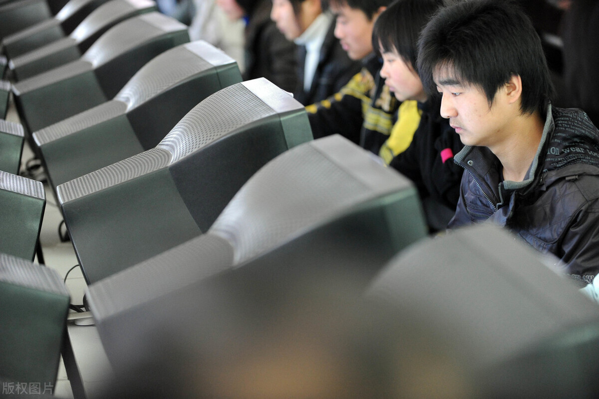 这四个专业，大学学习期间需要用到电脑，家长给孩子买电脑别心疼