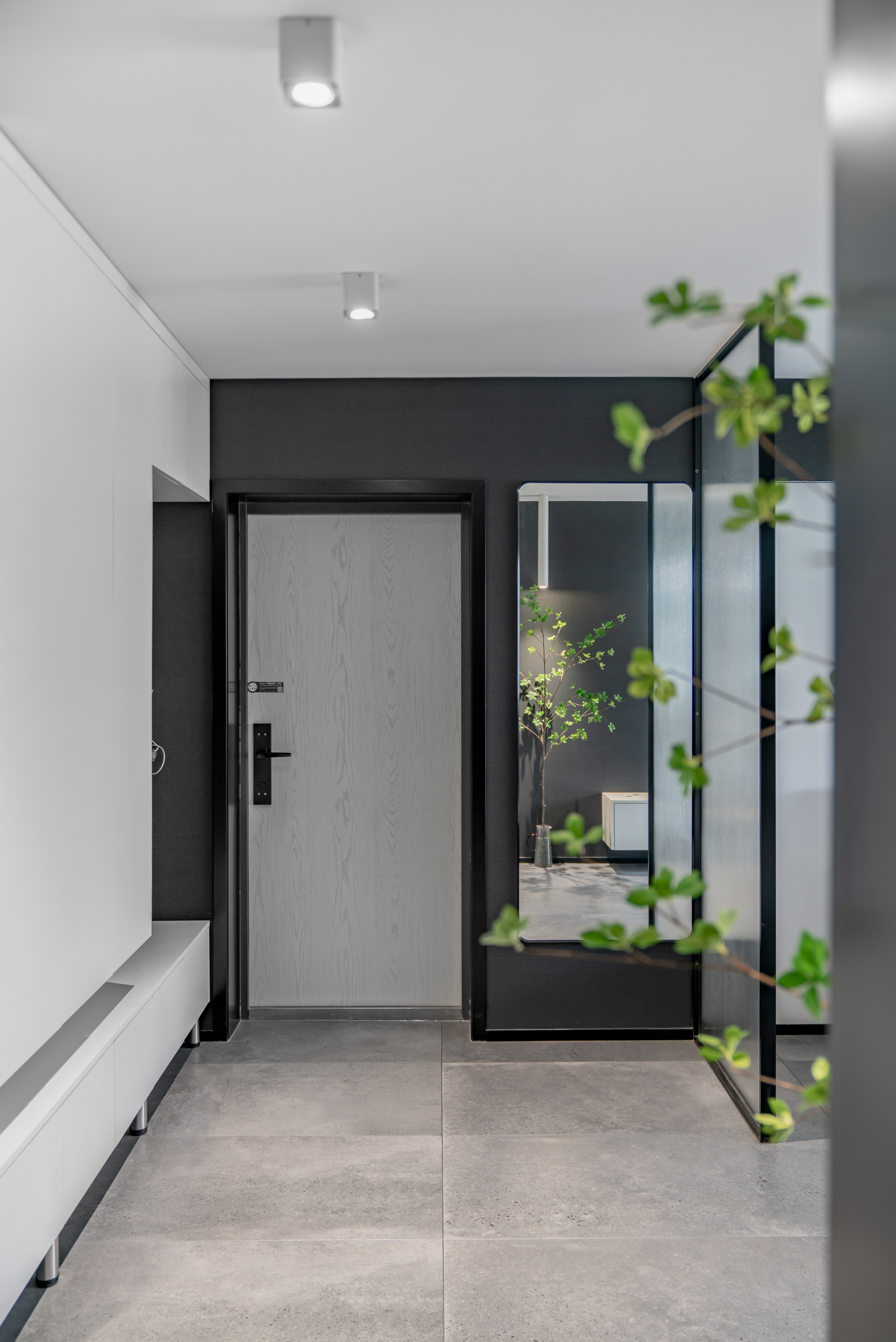 20年老房蜕变重生，为60+老夫妇打造黑白前卫家居