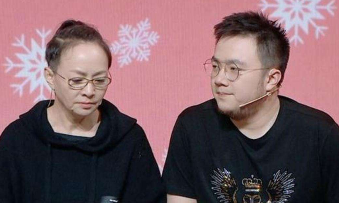 同是赵本山的种，把前妻女儿和后妻女儿一对比，差距一目了然
