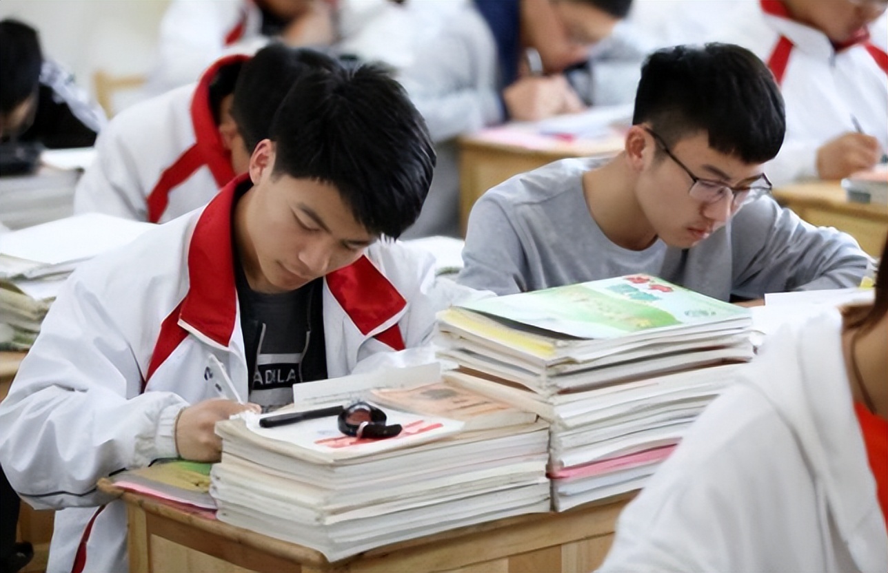 2022年高考报志愿，500—550分可选择的专业，好就业收入也不错