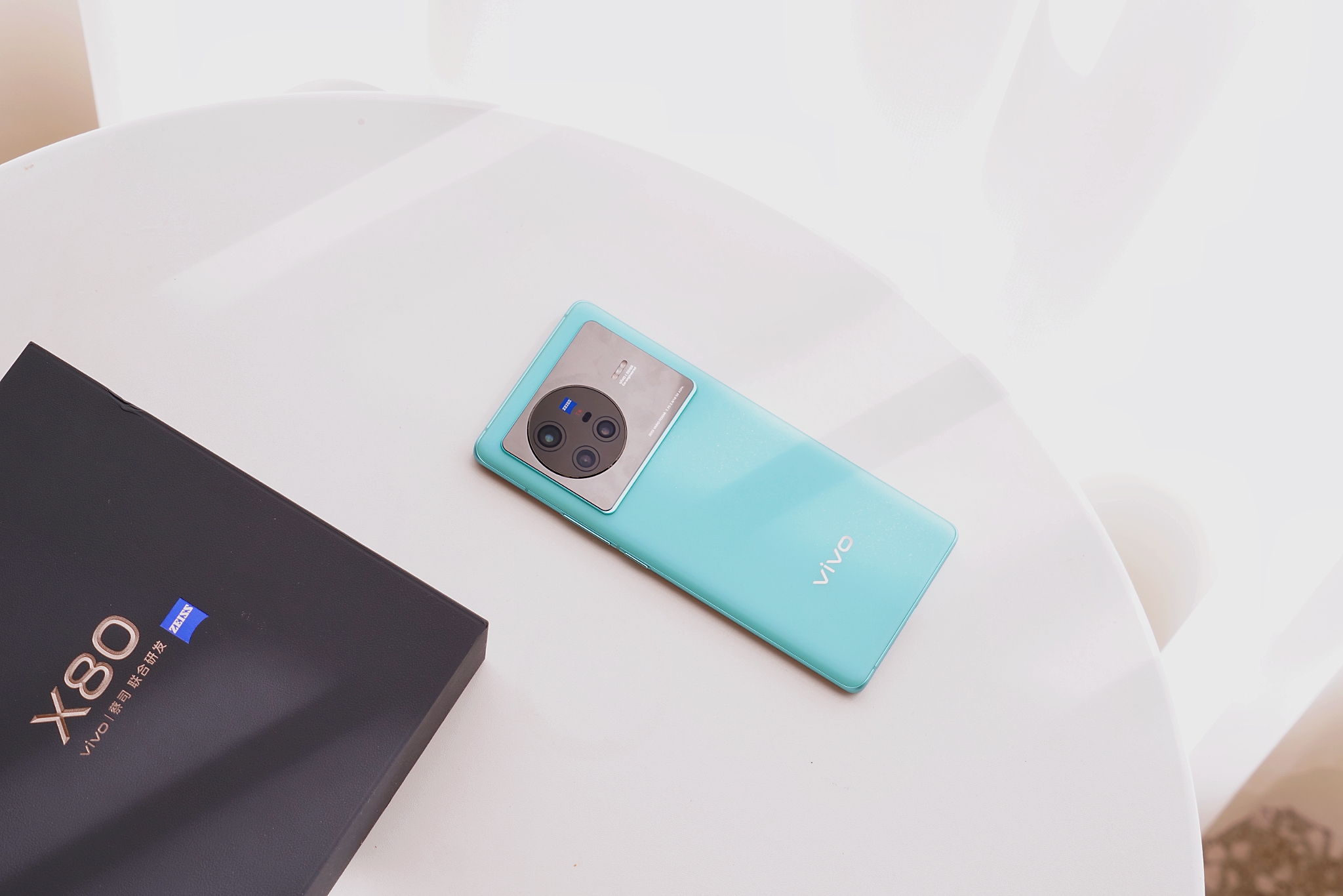 标准版也有Pro实力，天玑9000+蔡司影像加持，vivo X80上手实测