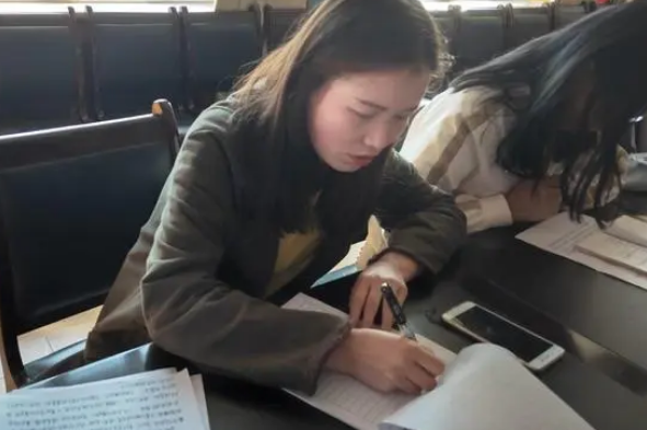 2022年高考规则有变，英语或将被淘汰？还有一个坏消息考生要知晓