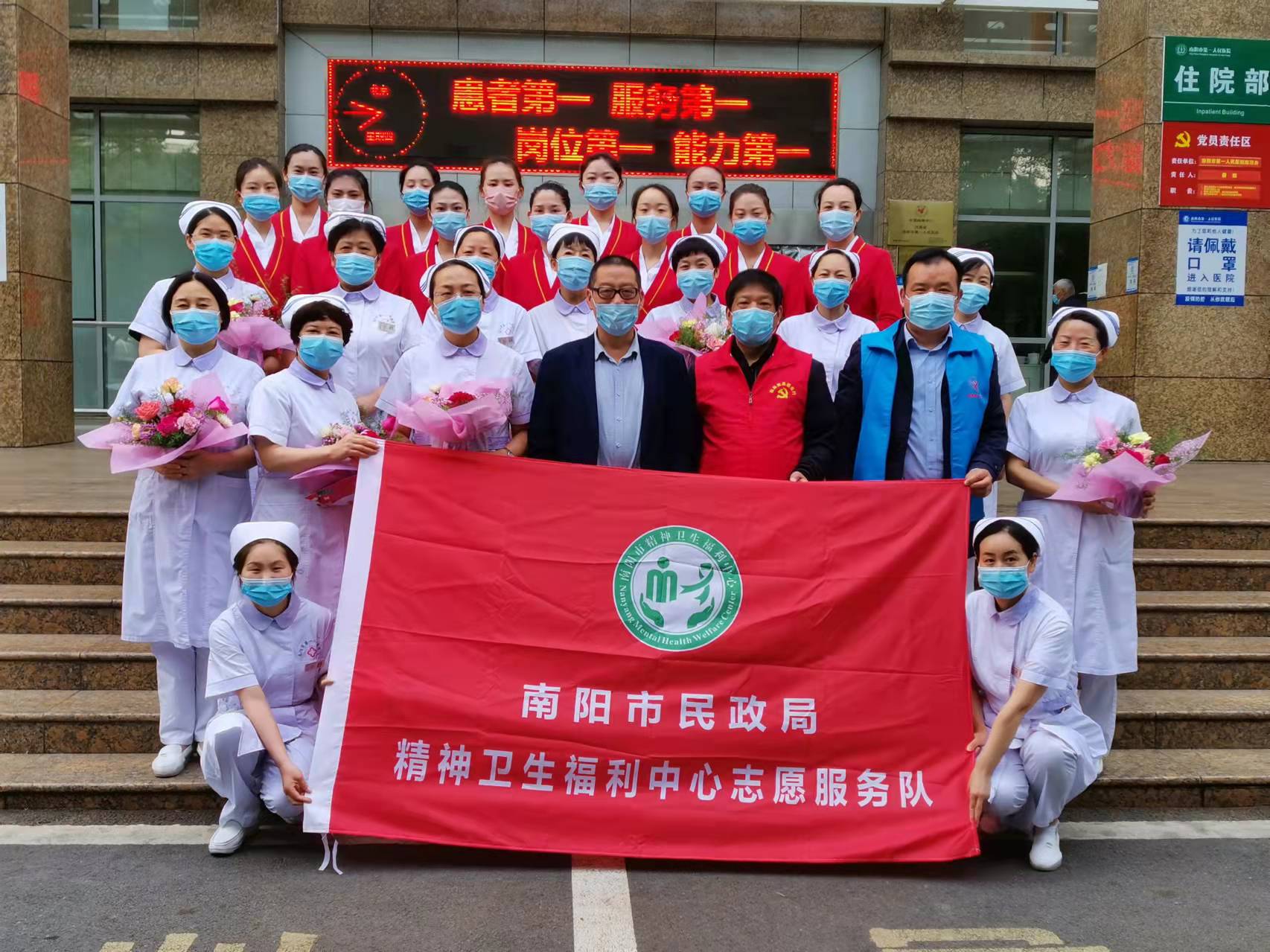 �¾�������ʹ�������Ŷӿ�չ5.12���ʻ�ʿ��ο�ʻ