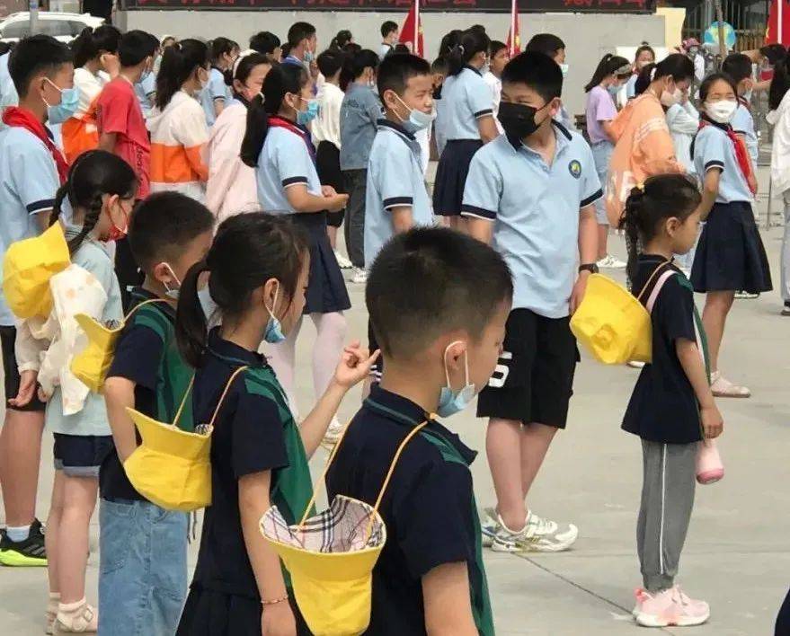 《你好，小学》—诺亚舟中联壹城幼儿园（大班走进军民小学参观）