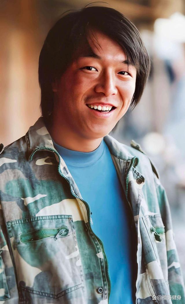 《梦华录》中为什么赵盼儿为什么总拿着扇子呢？