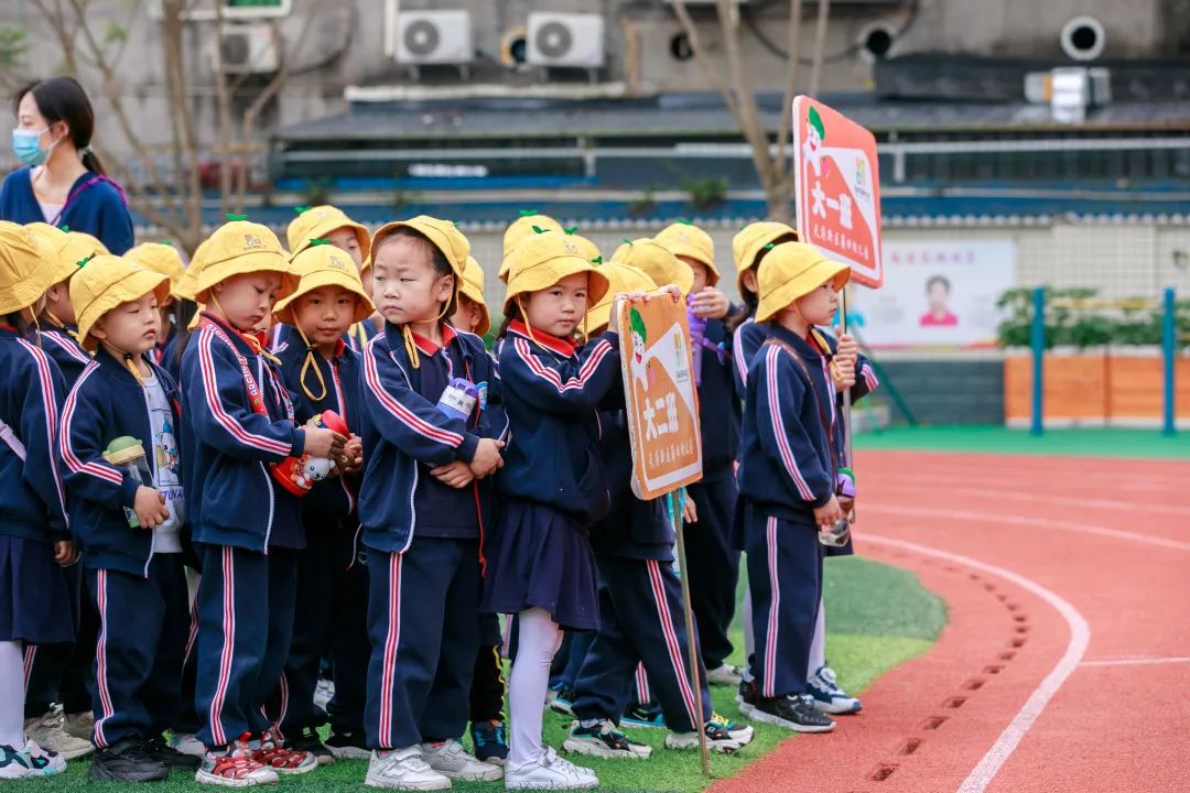 你好，少先队｜四川天府新区籍田小学举行第十五周升旗仪式