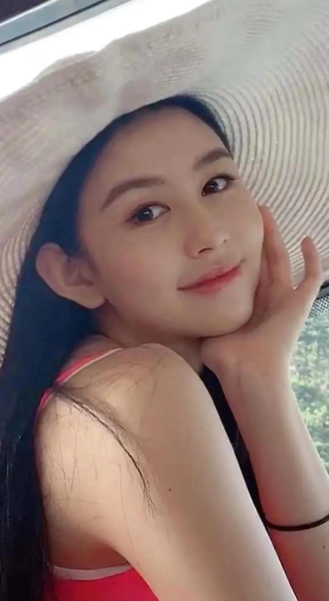 邱淑贞早年间vs邱淑贞之女沈月，大家更喜欢谁呢？