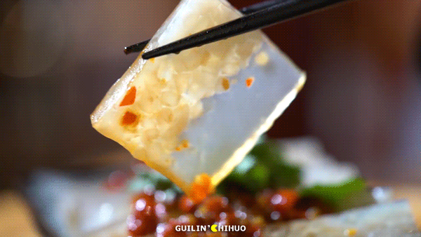 鐵鍋燉魚貼餅子,鐵鍋燉魚貼餅子怎么做