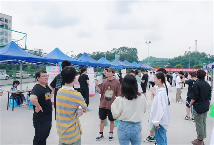 重庆城科举办重庆市2022年“专精特新”企业校园巡回招聘会
