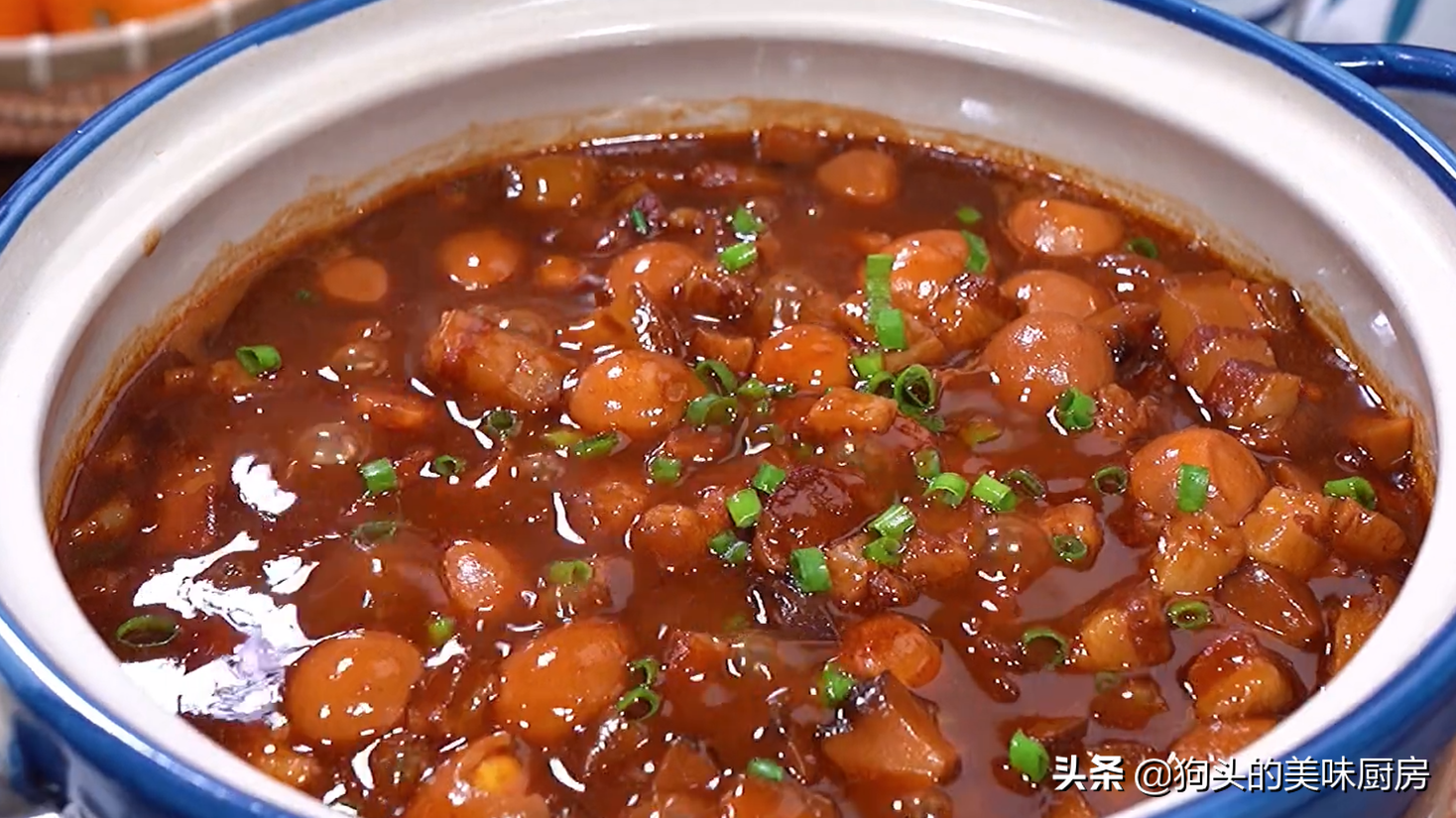 卤肉饭家常做法，不加生抽酱油，汤汁浓稠，三碗米饭不够吃