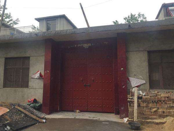 2005年,吉林山村尴尬事,村民深夜睡觉总尿床,老人:真丢人怎么见人