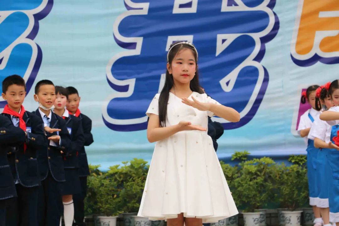 致敬劳动模范 做小小劳动者｜双流区实验小学外国语学校庆祝劳动节