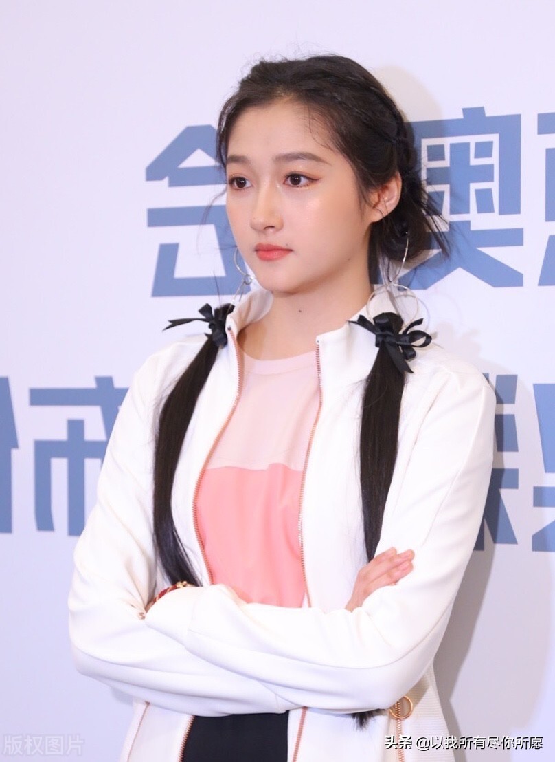 人间极品关晓彤