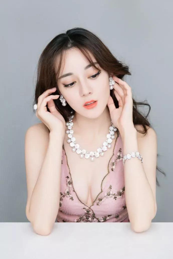 花见花开的迪丽热巴