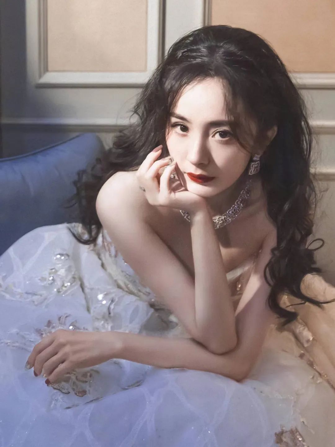 杨幂新造型真的“翻车”了？瞬间老10岁