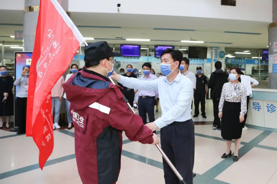 担使命冲在前！江西省人民医院医疗护理队火速驰援上饶