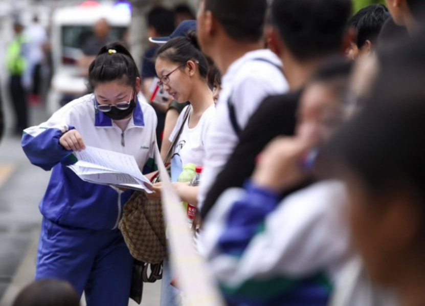 高考当天不建议“穿校服”？高三老师说出答案，尖子生更要注意