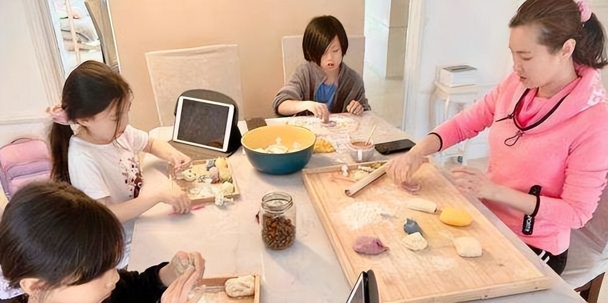 不炒作不乱搞，娱圈最干净的12对夫妻，个个与原配不离不弃