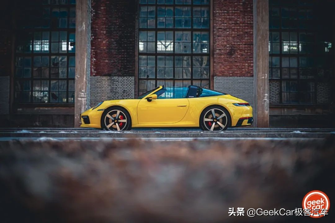 时光留下的那些印记——试驾保时捷 911 Targa 4S