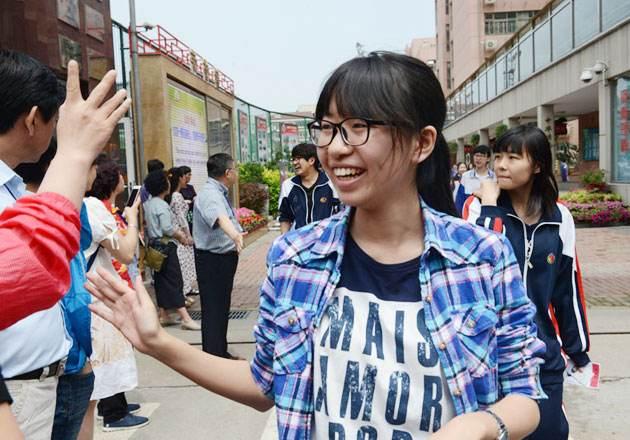 清华大学“难考”吗？网友说出心里话，比喻实在让人忍俊不禁