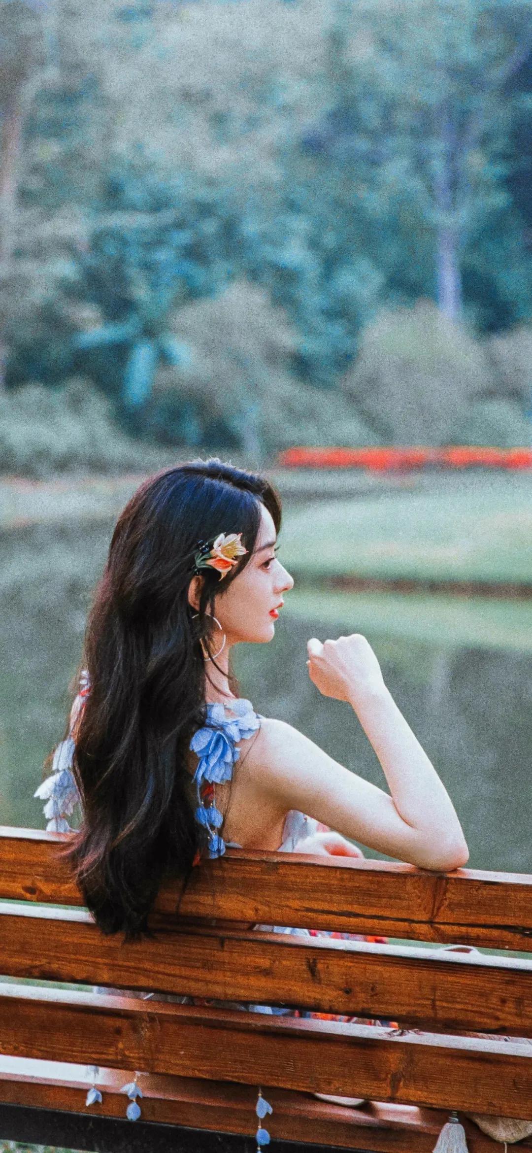 明星赵丽颖系列壁纸｜你所看到的惊艳，都曾被平庸所历练